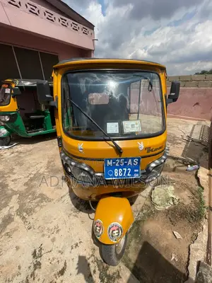 TVS King Deluxe Plus iTouch Start 2025 Yellow