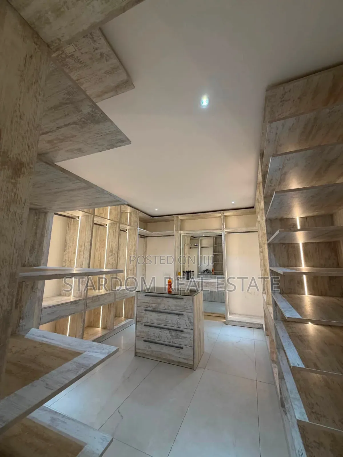 4bdrm Duplex in East Legon, Ability for sale