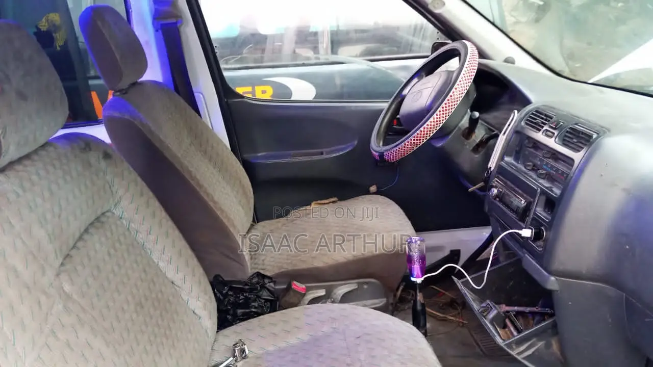 Toyota HiAce 2010 Red