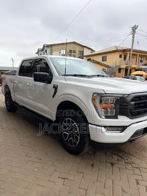 Ford F-150 XLT 2022 White