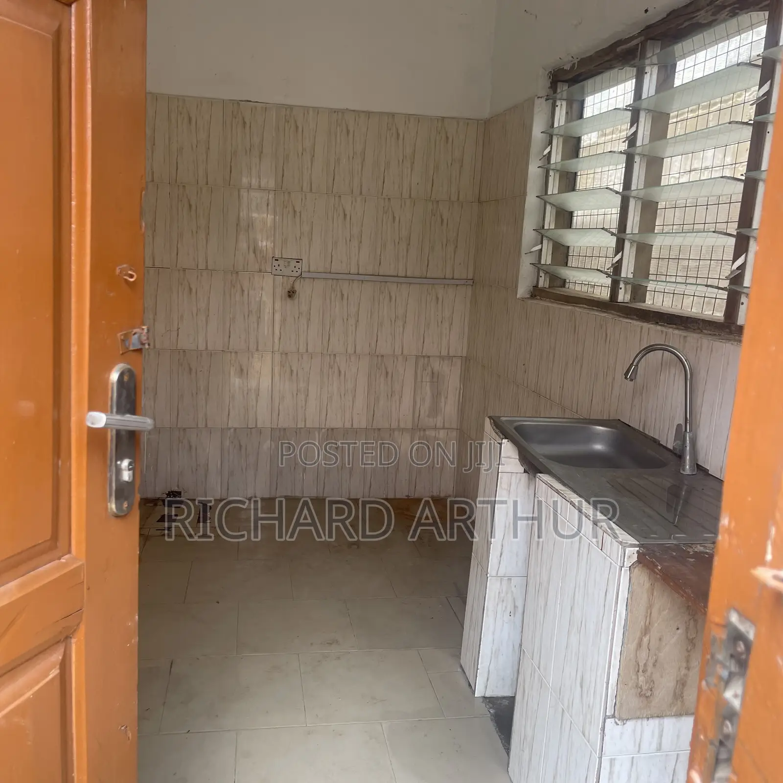 Furnished 2bdrm Apartment in Community 18, Baatsona Total for rent
