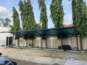 Car Park for 4 Cars Available