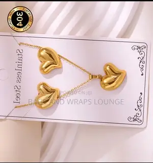 Bags and Wraps Lounge
