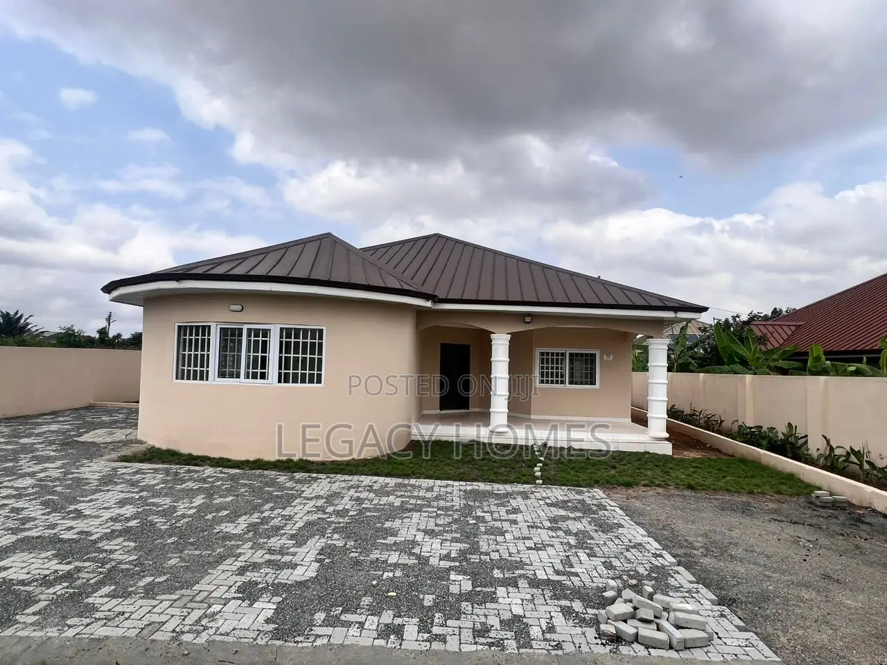 3bdrm House in Adenta, Barrier for sale
