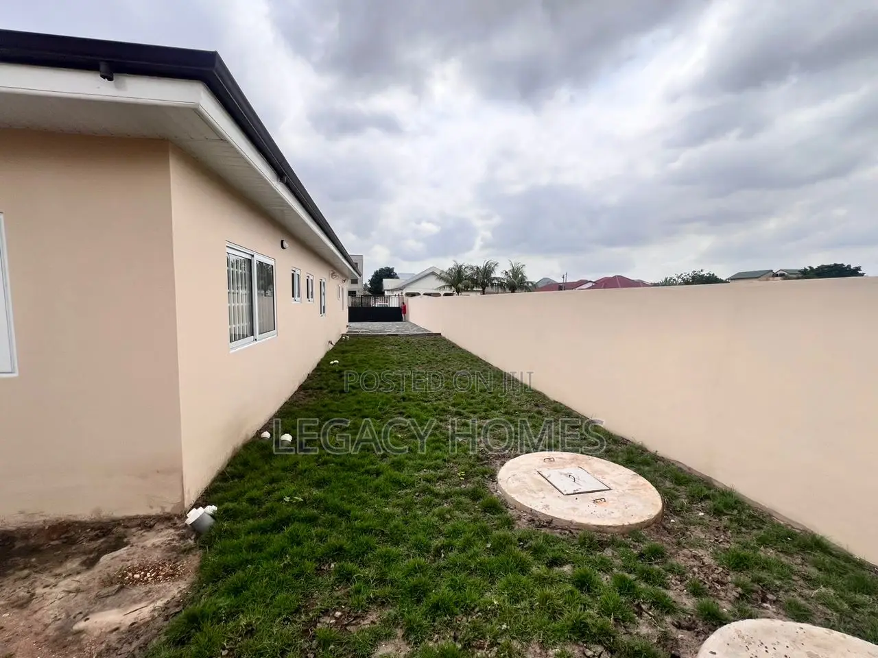 3bdrm House in Adenta, Barrier for sale