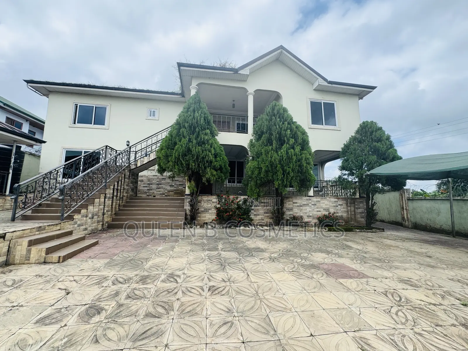4bdrm Apartment in Adoagyiri, Ga East Municipal for rent
