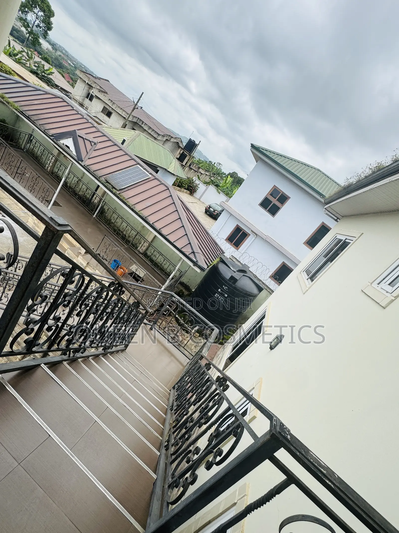 4bdrm Apartment in Adoagyiri, Ga East Municipal for rent
