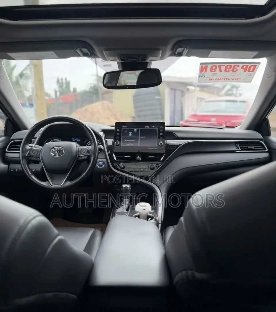 Toyota Camry SE 2023 Black