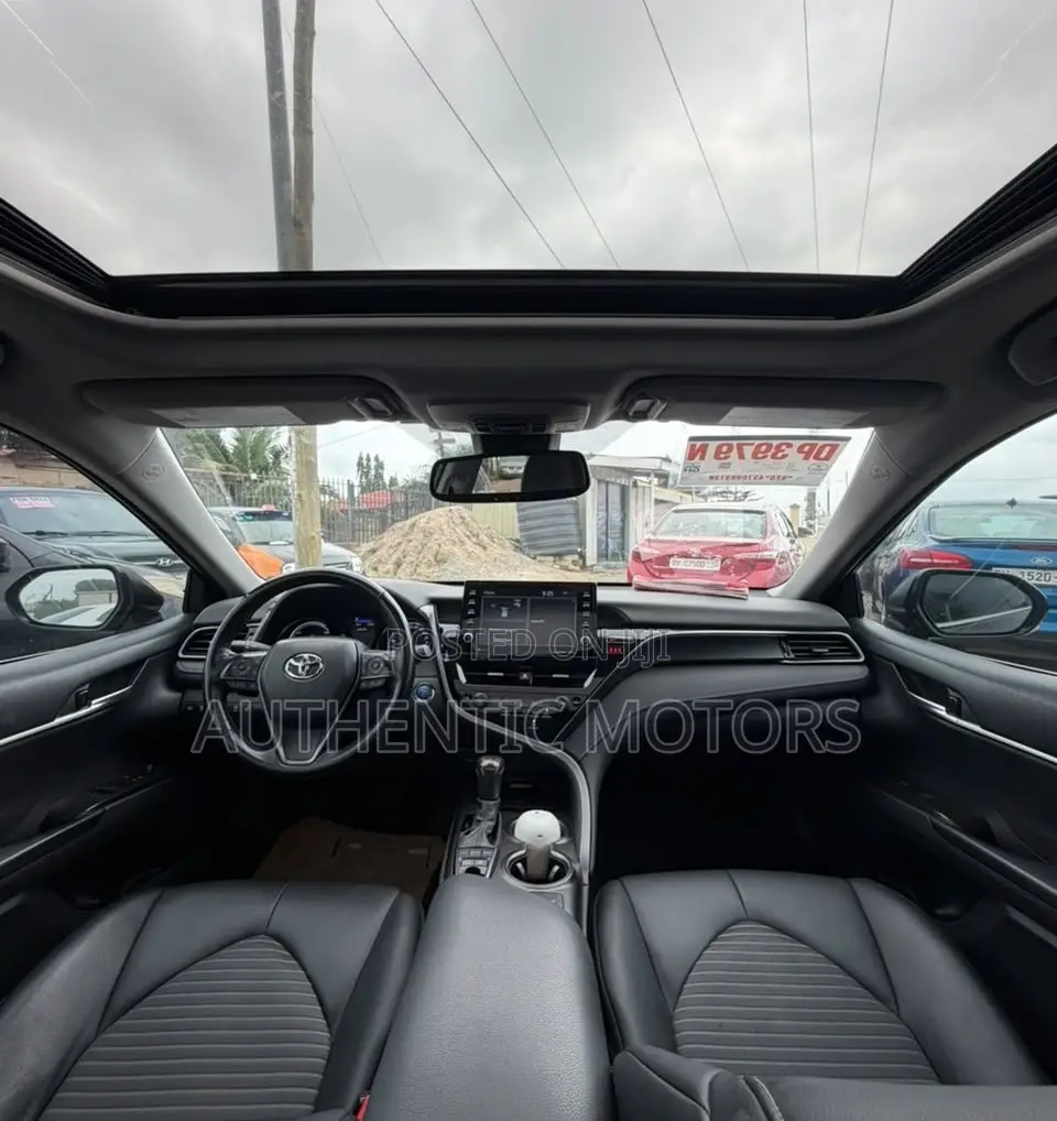 Toyota Camry SE 2023 Black