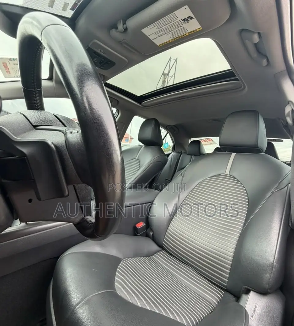 Toyota Camry SE 2023 Black