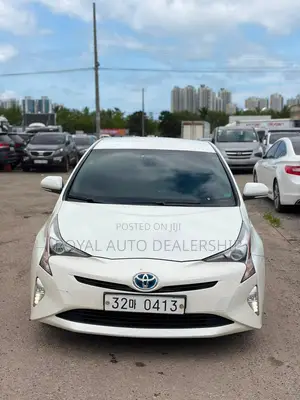 Toyota Prius One 2017 White