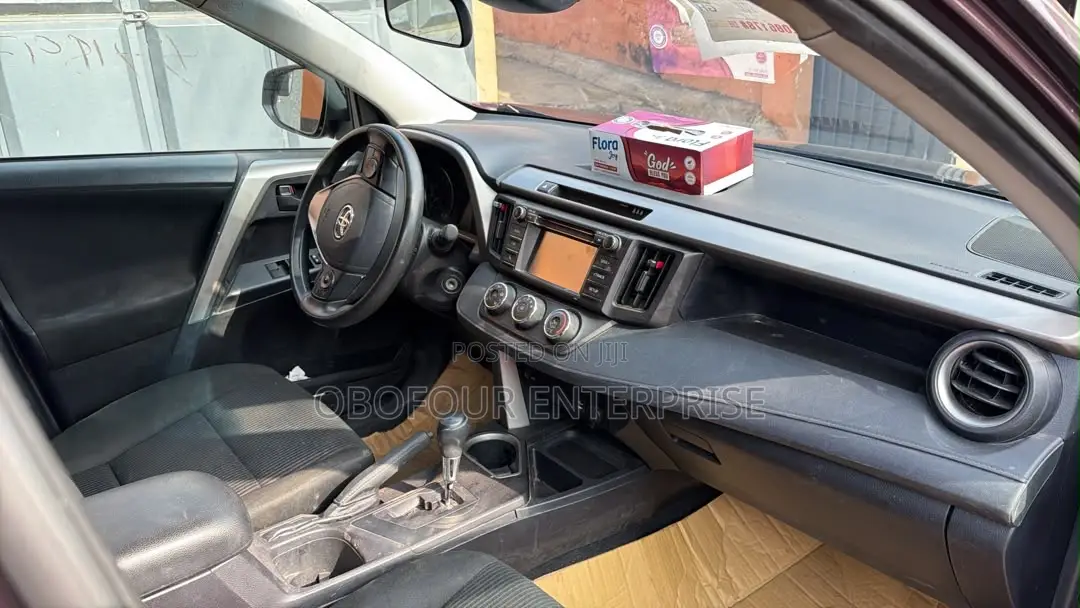 Toyota RAV4 LE 4dr SUV AWD (2.5L 4cyl 6A) 2018 Beige