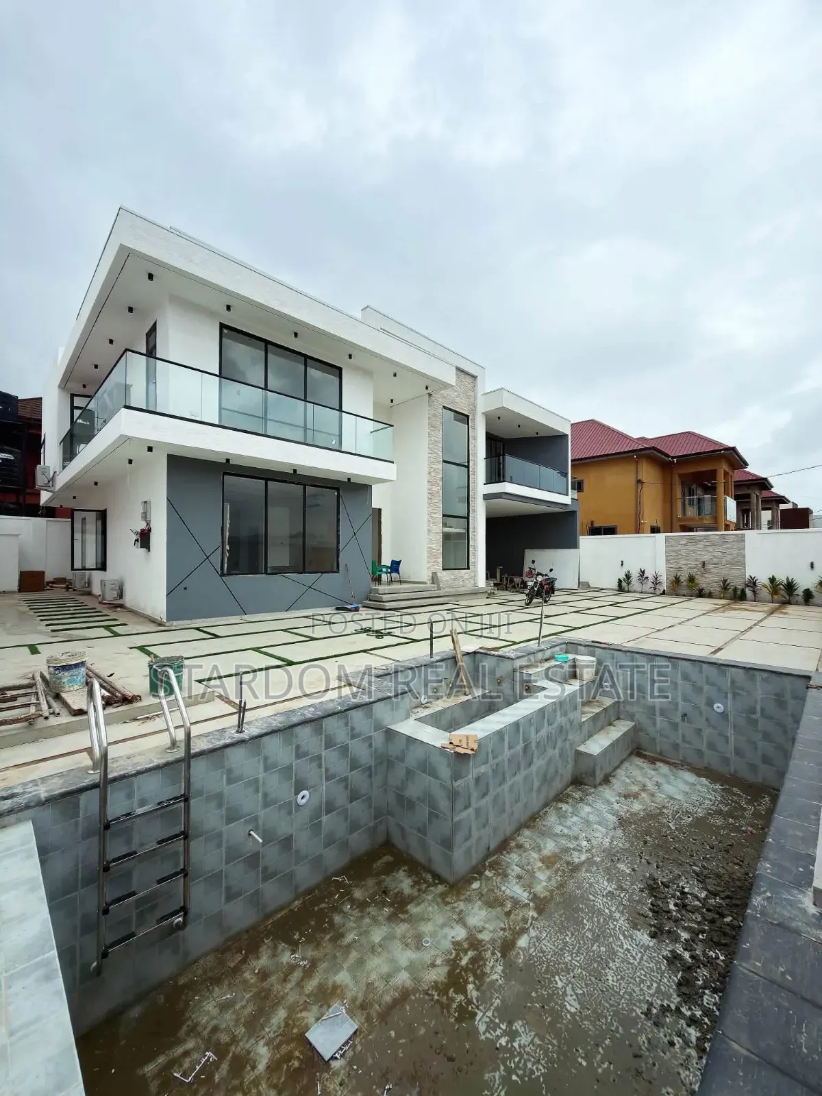 4bdrm Duplex in East Legon, Ability for sale