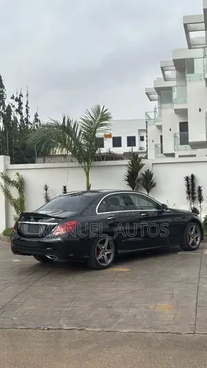 Mercedes-Benz C300 2017 Black