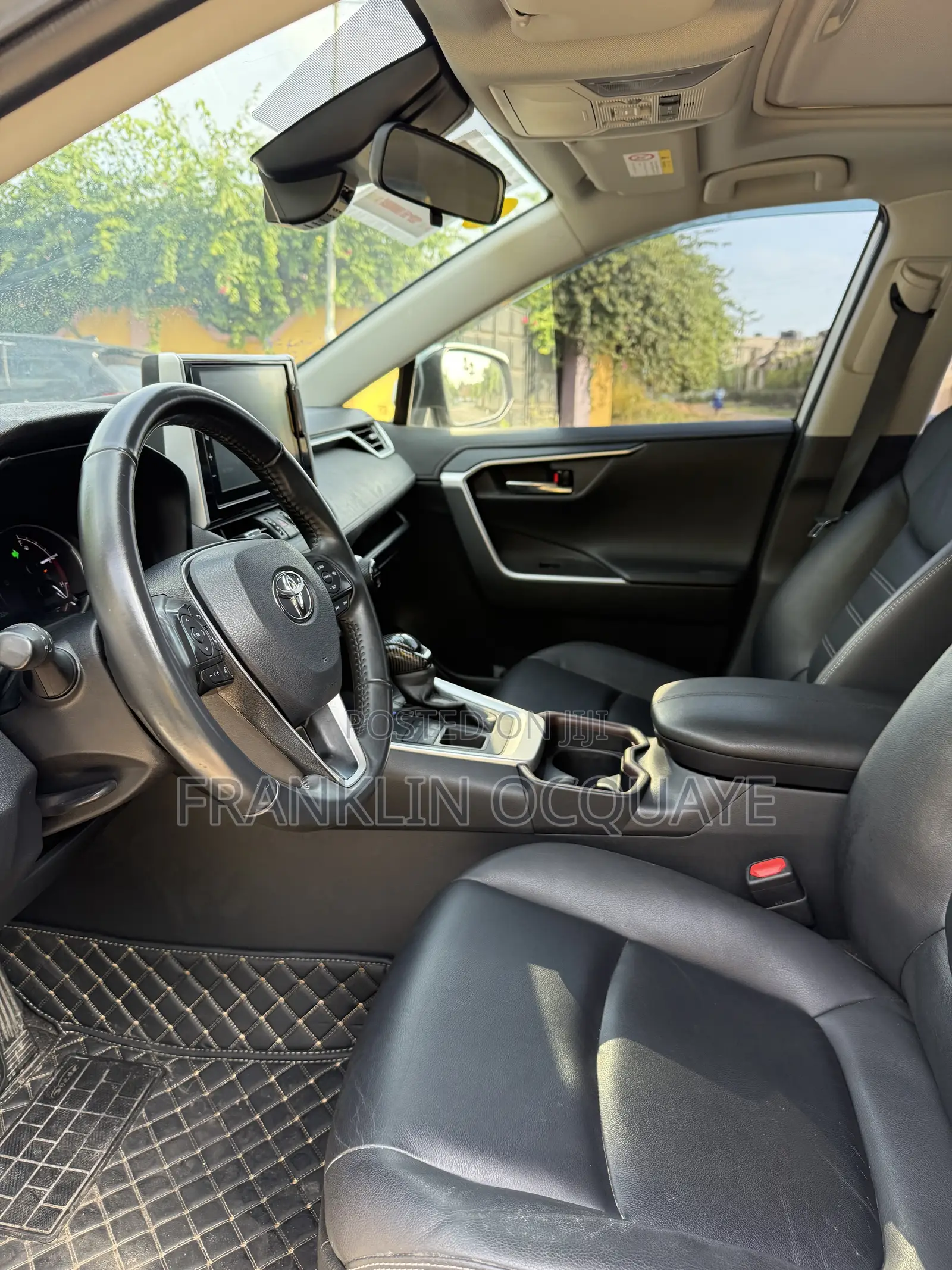 Toyota RAV4 2021 White