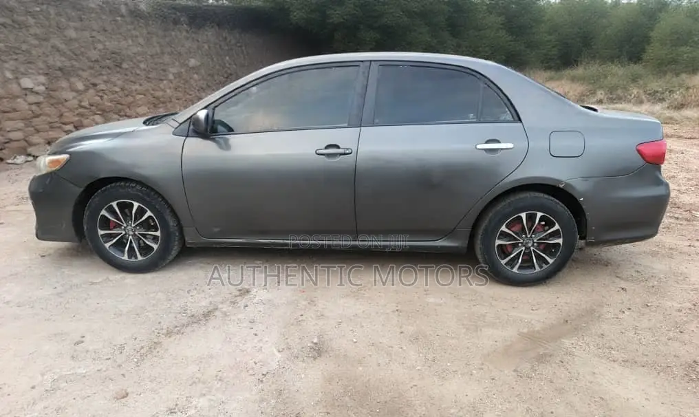 Toyota Corolla 2013 Gray