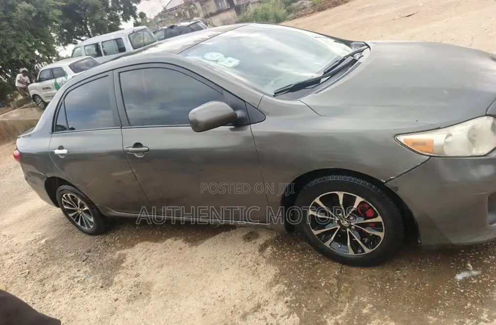 Toyota Corolla 2013 Gray