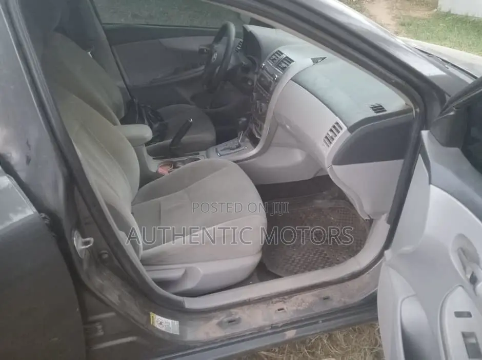 Toyota Corolla 2013 Gray