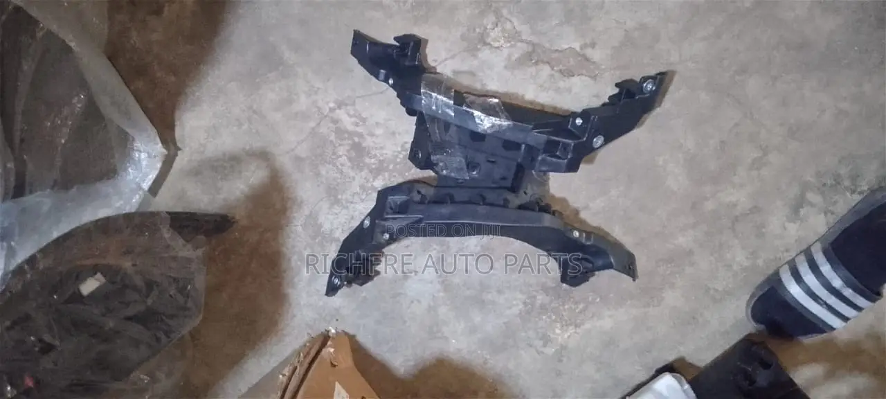 Hyundai Elantra 2012 2013 2014 2015 2016 Radiator Support
