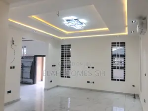 4bdrm Duplex in Elaffhomesgh, School Junction for sale