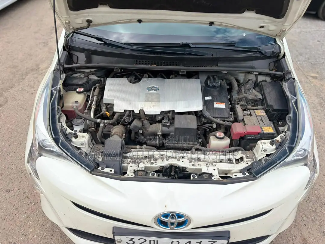 Toyota Prius One 2017 White