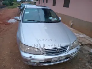 Honda Accord 2000 Silver