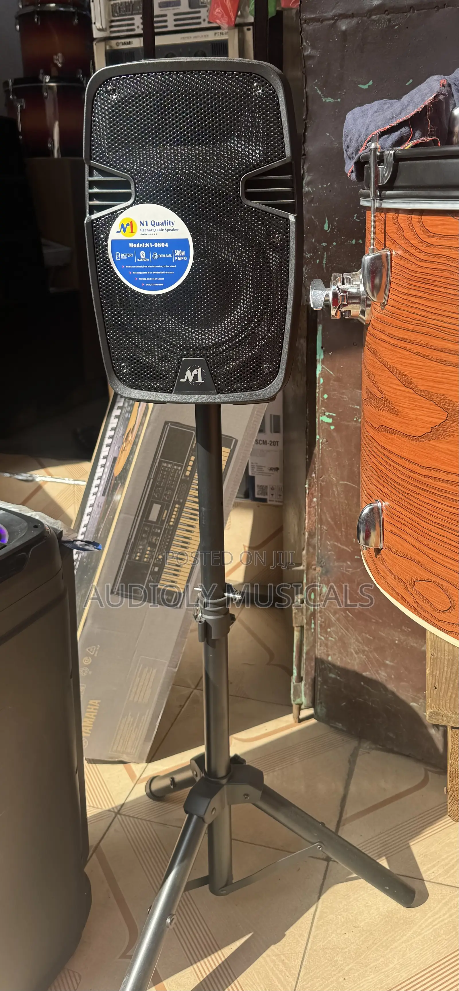 8inches Rechargeable Speaker Two Microphones and a Stand