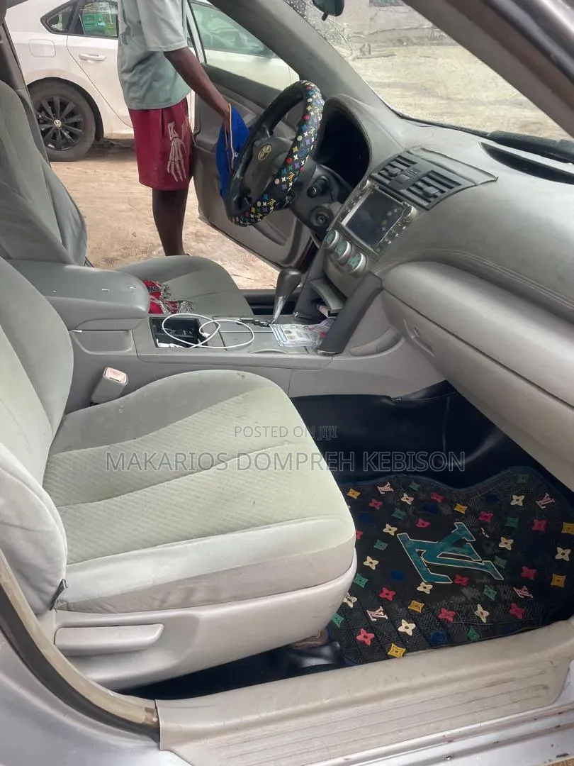 Toyota Camry 2010 Silver