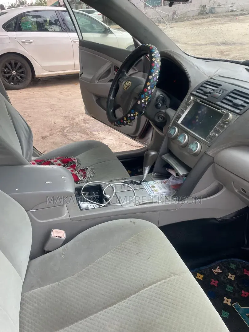 Toyota Camry 2010 Silver