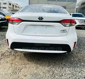 Toyota Corolla 2021 Red
