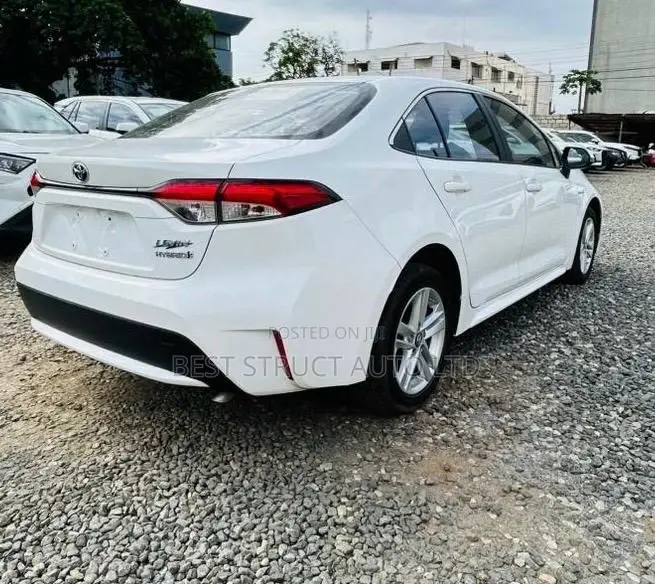 Toyota Corolla 2021 Red
