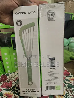 Oraimo OilFlow Easy-Flip Low-Oil Butterfly Spatula