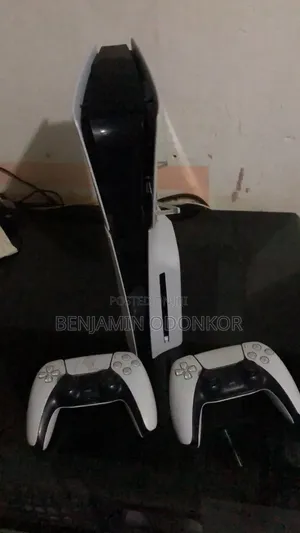 PLAYSTATION 5 Slim Disc Edition