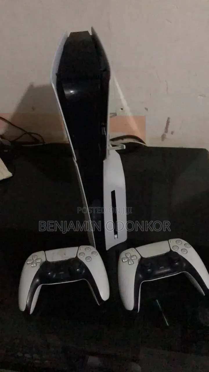 PLAYSTATION 5 Slim Disc Edition