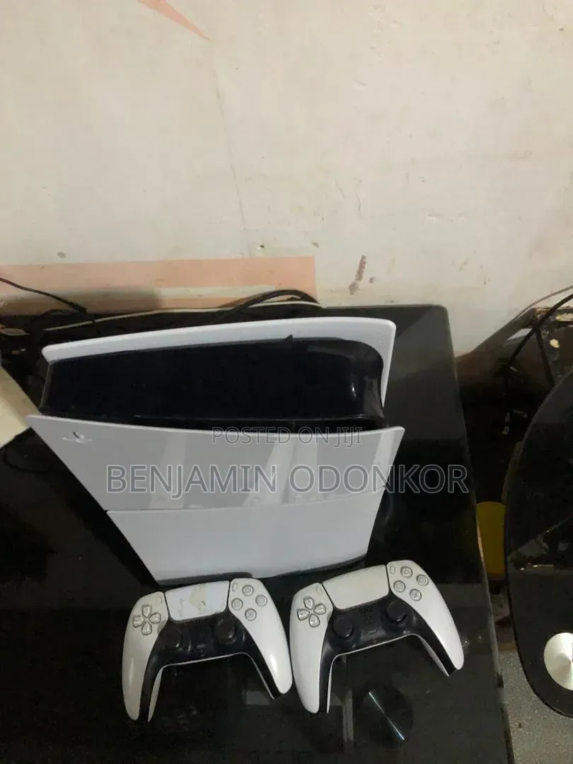 PLAYSTATION 5 Slim Disc Edition