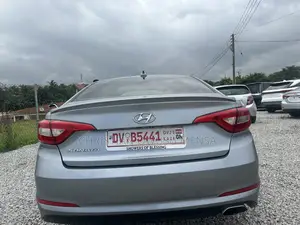 Hyundai Sonata Base Sedan FWD (2.4L 4cyl 6A) 2016 Silver