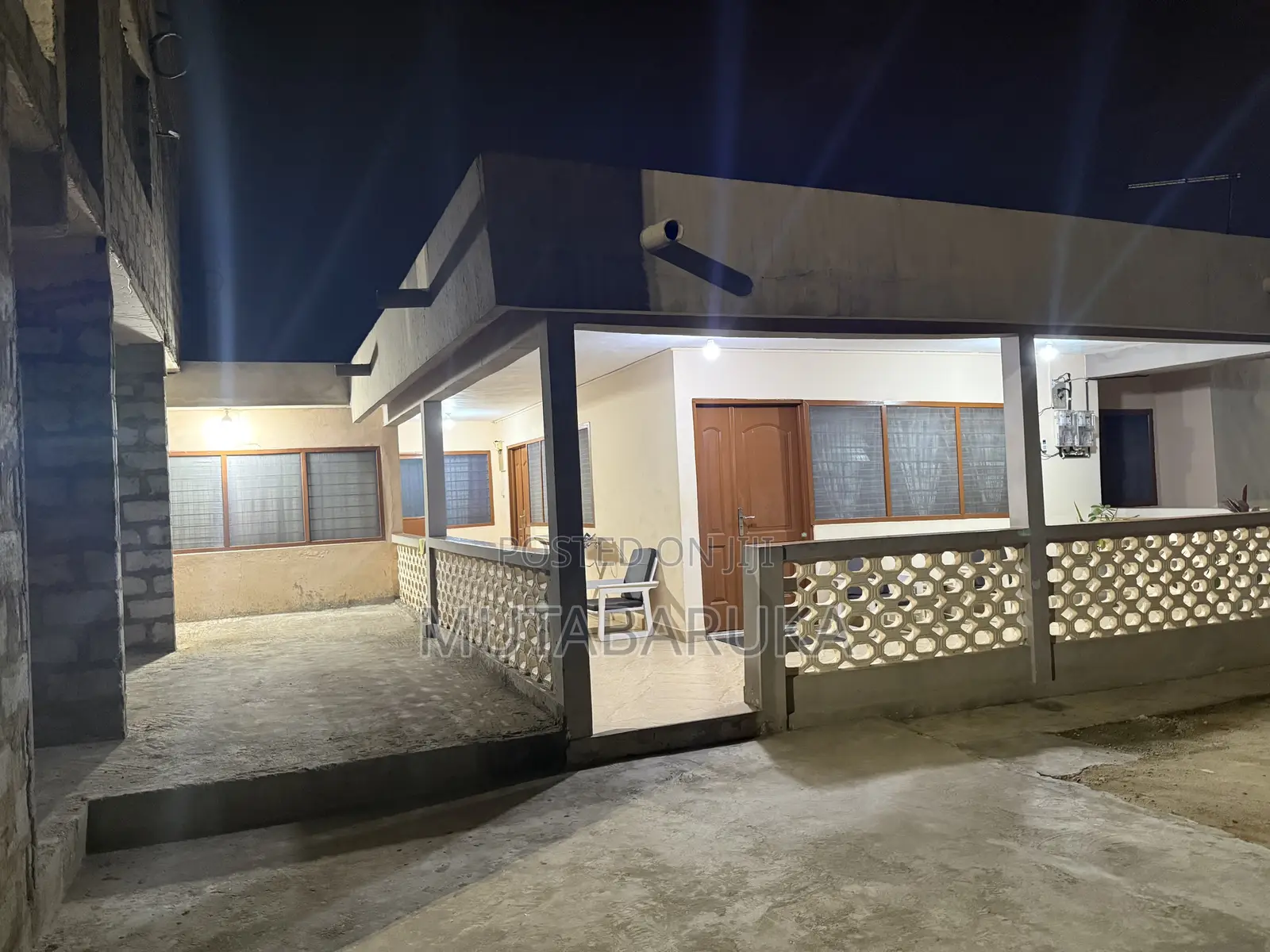4bdrm Block of Flats in Muta, New Mamprobi for sale