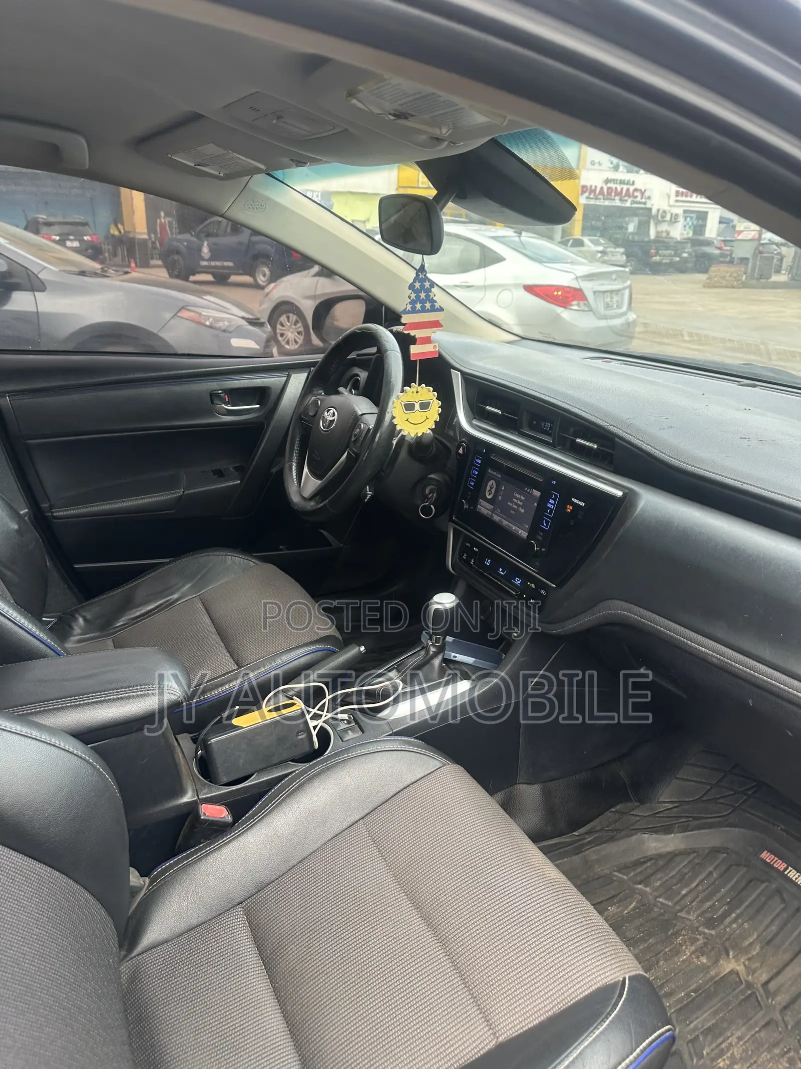 Toyota Corolla SE 4dr Sedan (1.8L 4cyl CVT) 2017 Gray