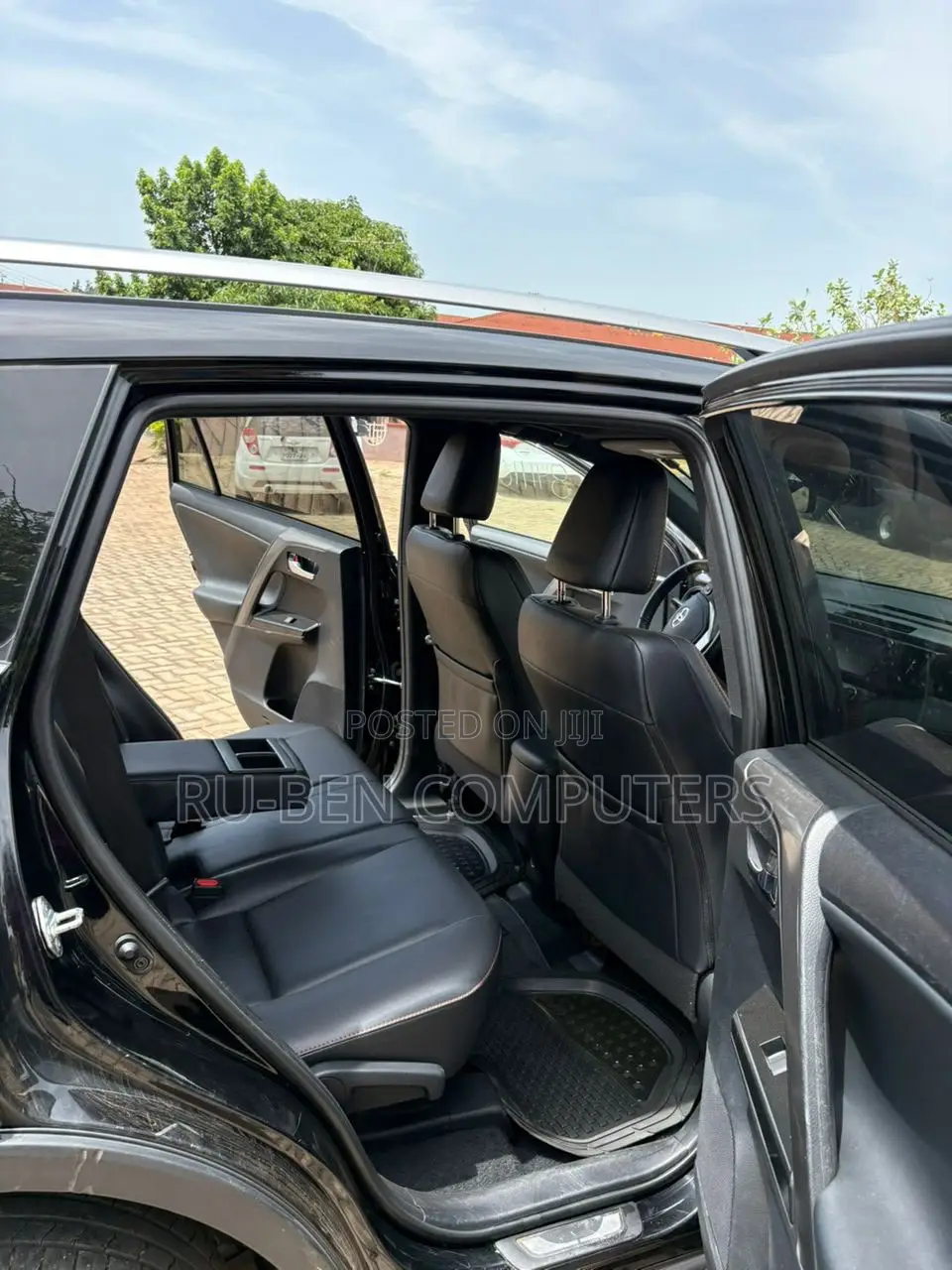 Toyota RAV4 SE 4dr SUV AWD (2.5L 4cyl 6A) 2018 Black