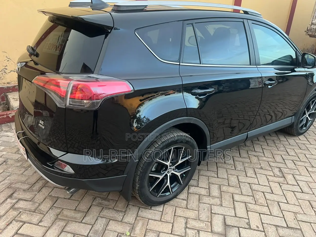 Toyota RAV4 SE 4dr SUV AWD (2.5L 4cyl 6A) 2018 Black