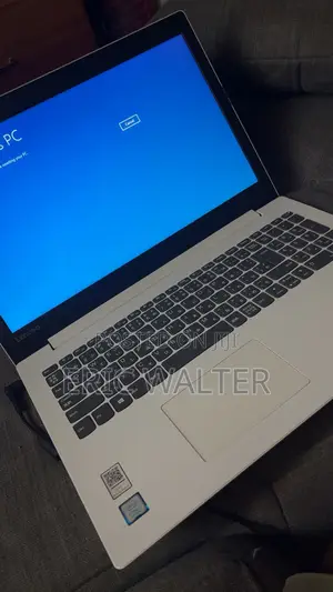 Laptop Lenovo IdeaPad 300 8GB Intel Core i7 HDD+SSD 1T