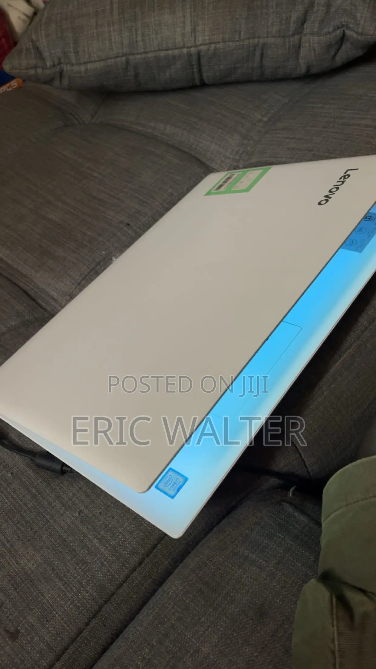 Laptop Lenovo IdeaPad 300 8GB Intel Core i7 HDD+SSD 1T