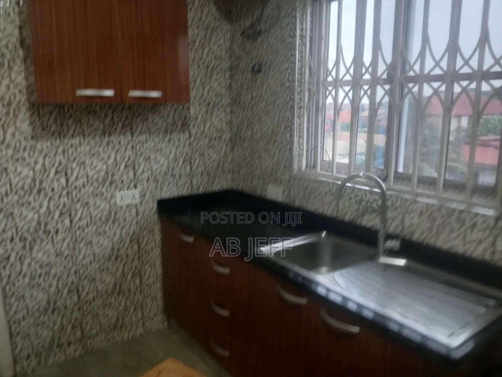 2bdrm Apartment in Ipt Container, Kumasi Metropolitan for rent