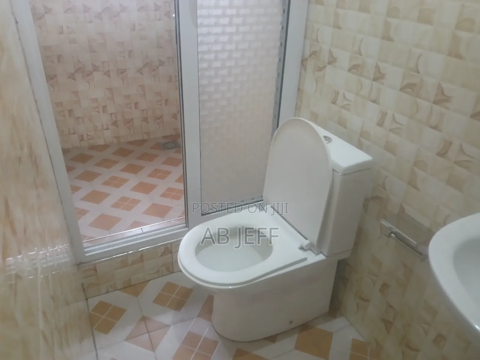 2bdrm Apartment in Ipt Container, Kumasi Metropolitan for rent