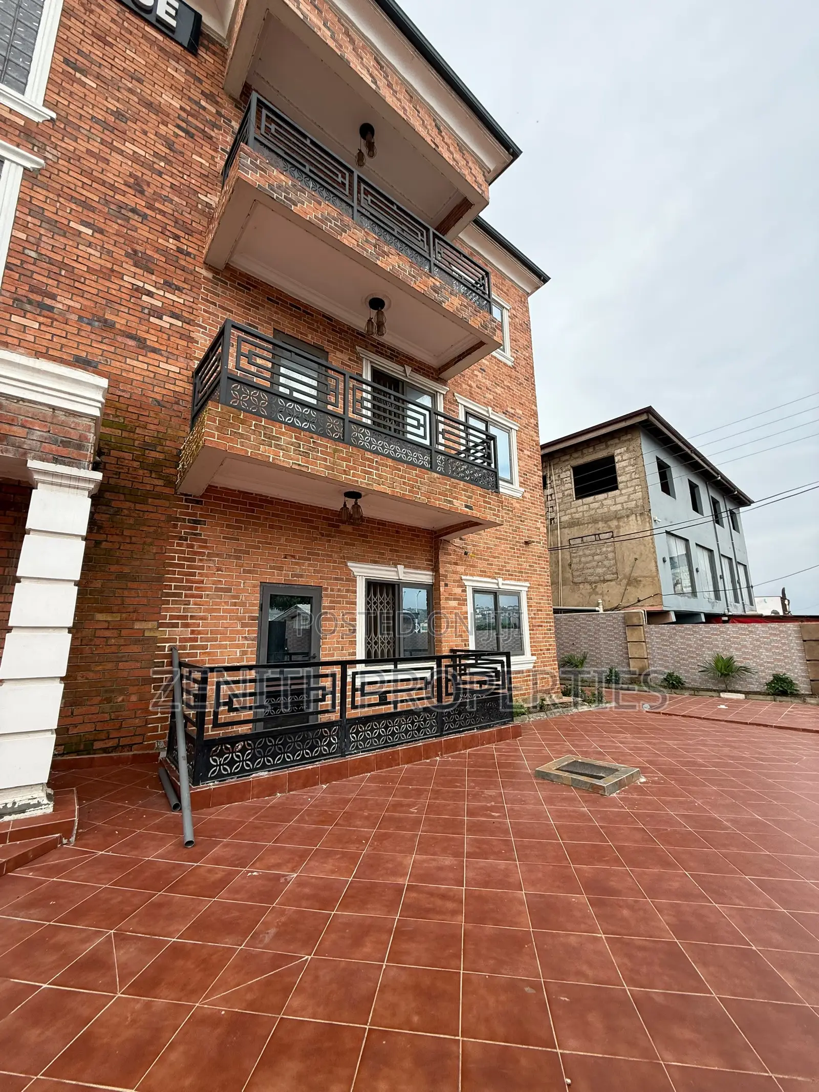 3bdrm Apartment in Zenith Properties, West Hills Mall Area for rent