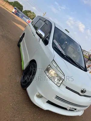Toyota Voxy V 2WD 8-Seater 2010 White