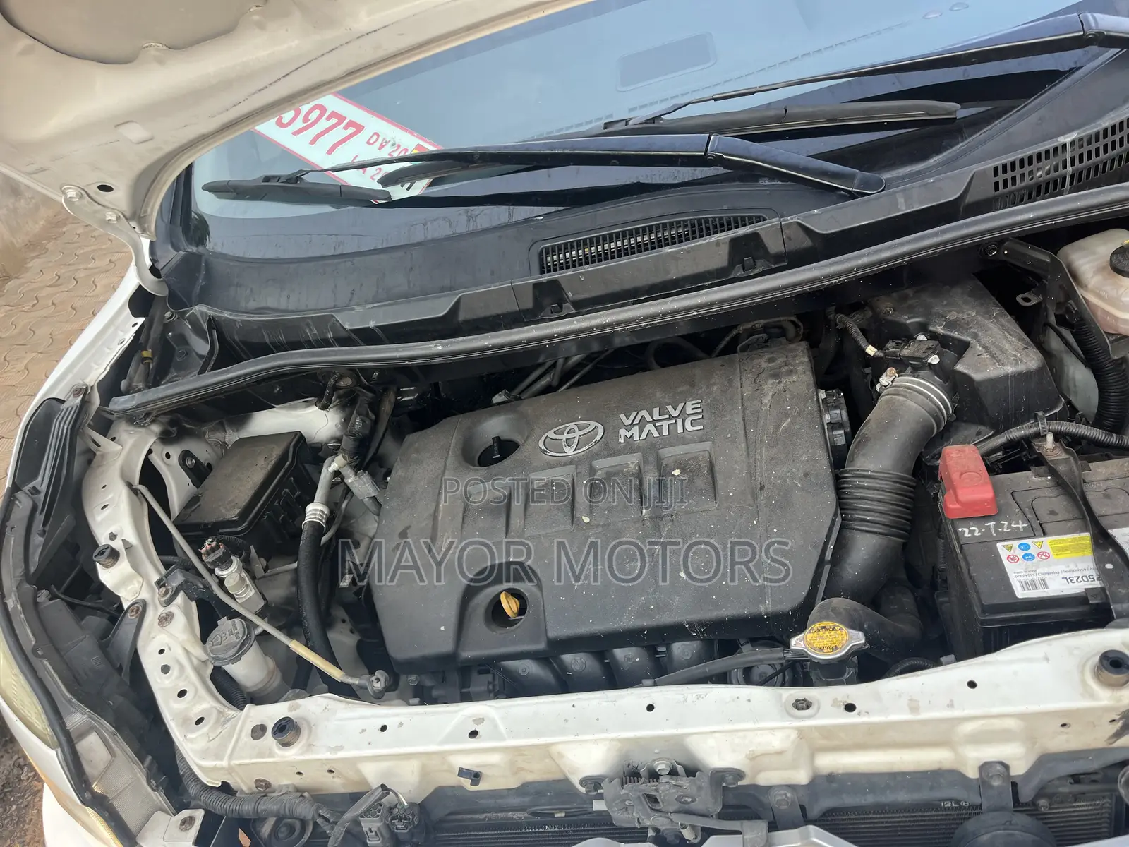 Toyota Voxy V 2WD 8-Seater 2010 White