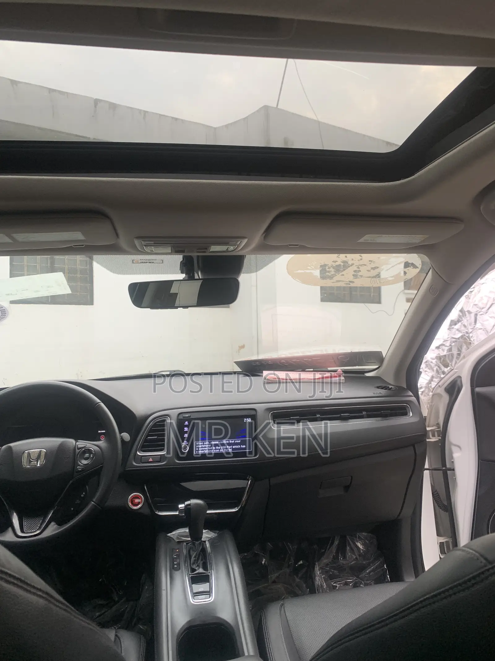 Honda HR-V Touring AWD 2020 White