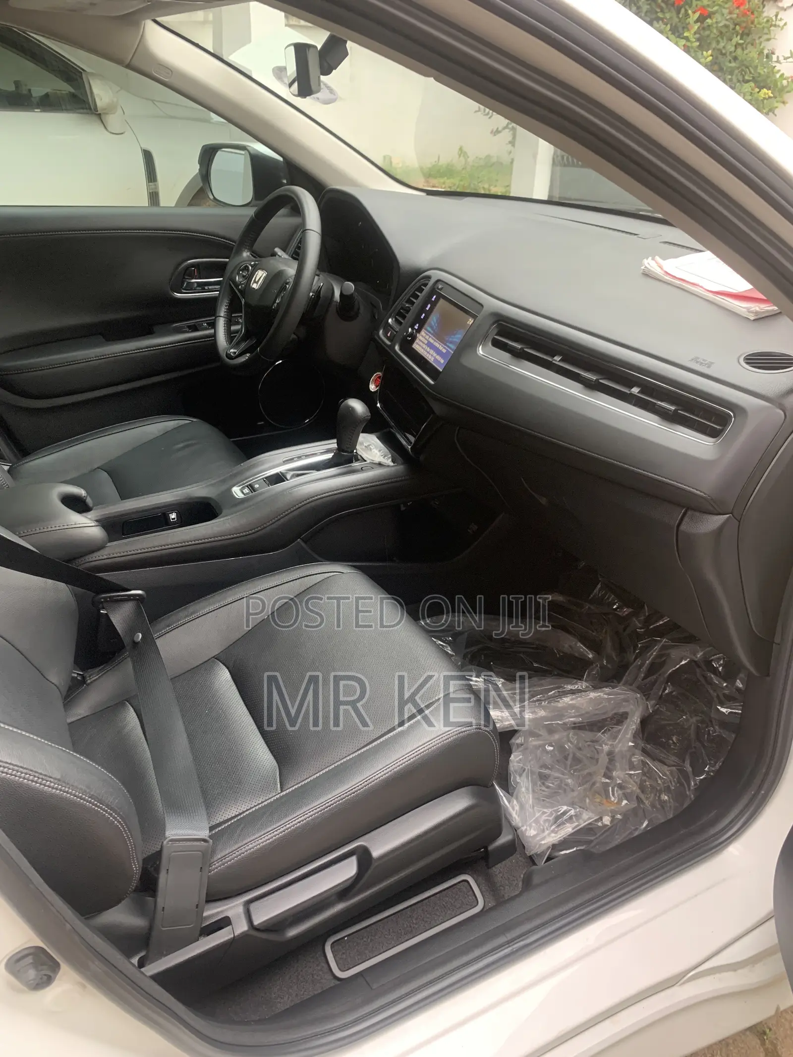 Honda HR-V Touring AWD 2020 White