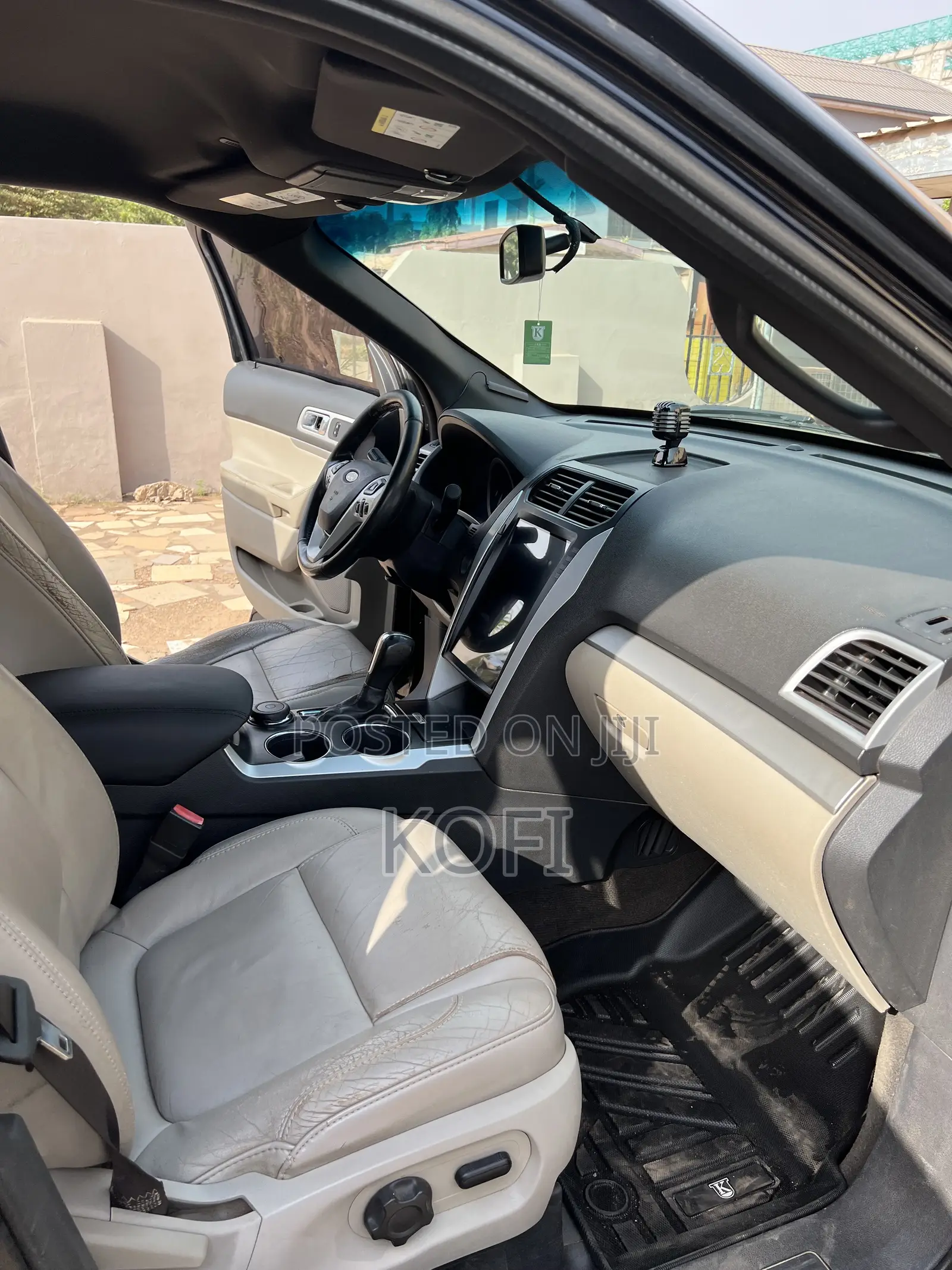 Ford Explorer XLT 4dr 4x4 (3.5L 6cyl 6A) 2012 Black